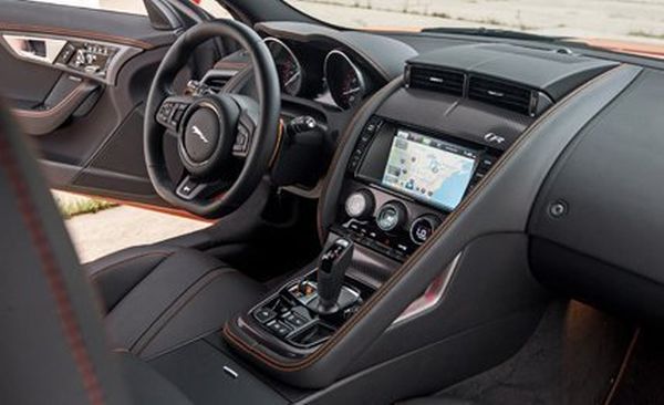 2016 - Jaguar F-TYPE R Interior