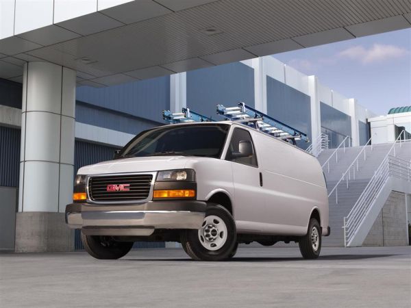 GMC Savana Cutaway 2015 --