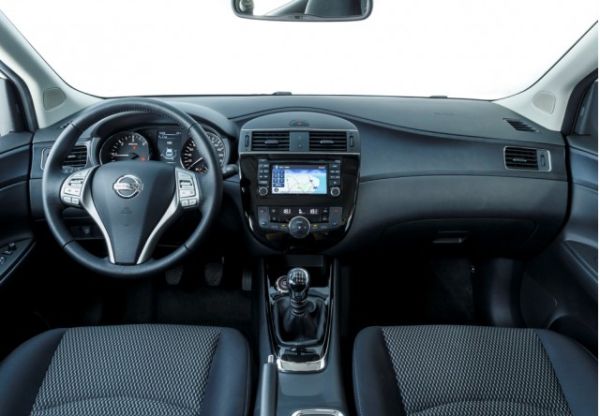 2015 -  Nissan Pulsar Interior