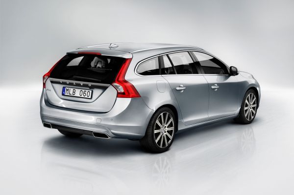 2015 Volvo V60 Wagon Rear and Side View