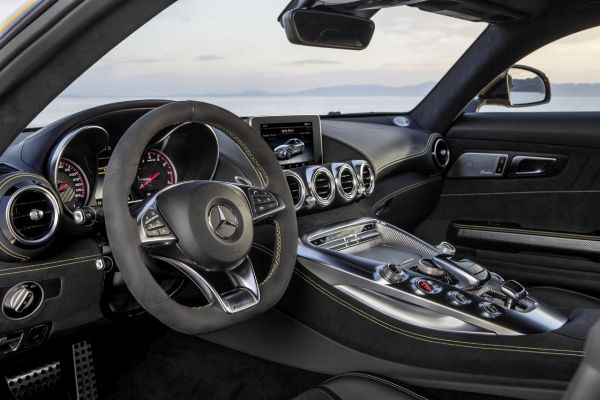 Mercedes-Benz-AMG-GT 2015-Interior