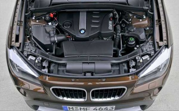 BMW X1 2015 - Engine