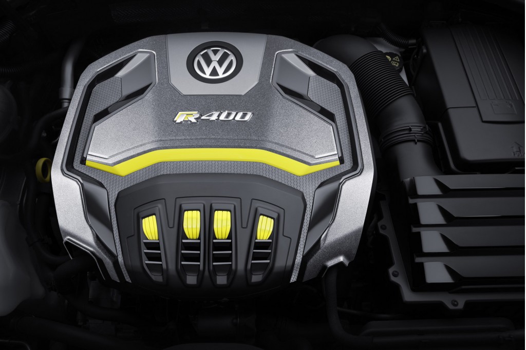 2015 VW Golf R Variant-engiine