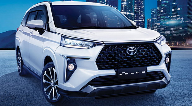 2022 Toyota Veloz MPV front side view