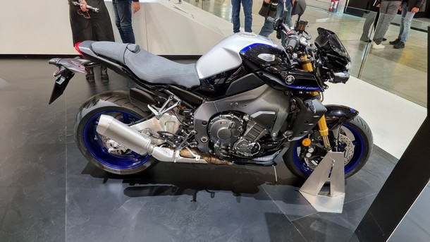 Yamaha MT-10 2022 Yamaha MT-10 top side view