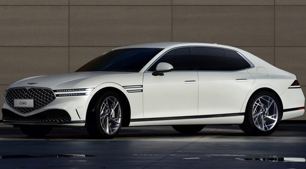New Genesis G90 2023 Sedan front side view