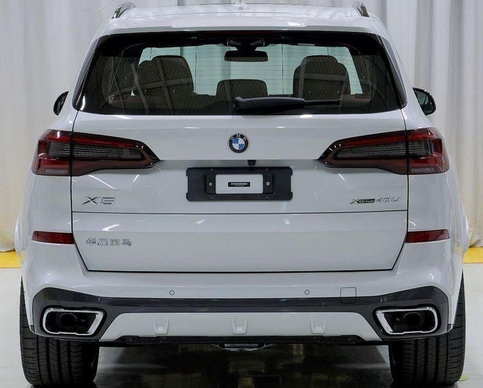 2022 BMW X5 Extended rear view