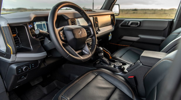 Hennessey Bronco VelociRaptor 2022 Hennessey VelociRaptor Bronco Interior front panel view