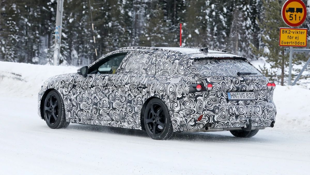 Spy shots of the new Audi A4 Avant 2024 rear side view