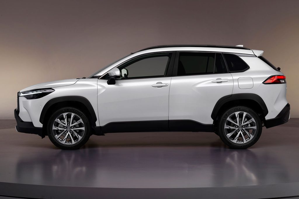 2022 Toyota Corolla Cross subcompact SUV 2022 Toyota Corolla Cross subcompact SUV side view