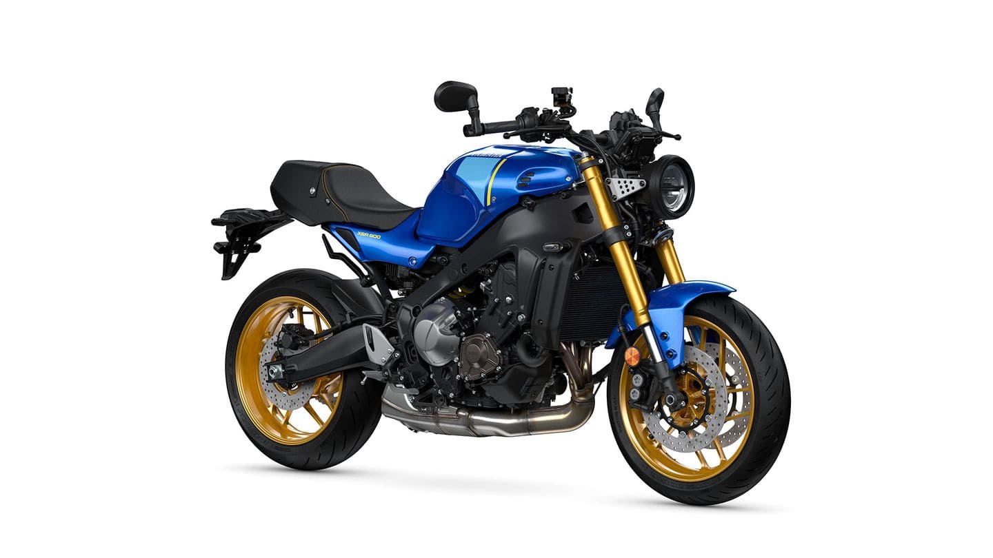 New 2022 Yamaha XSR900 motorcycle side front view 