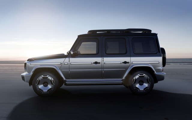 2023 mercedes-benz electric g-class eqg suv concept side view