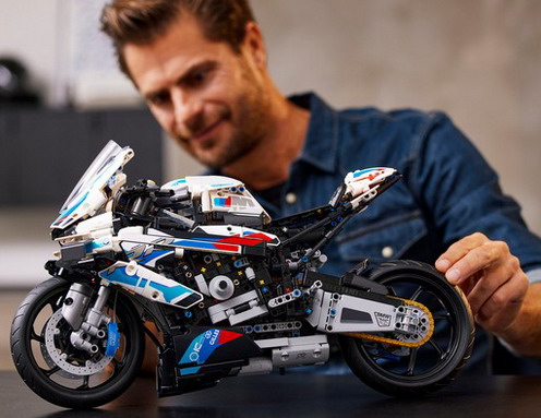 BMW M 1000 RR in LEGO edition BMW M 1000 RR in LEGO edition