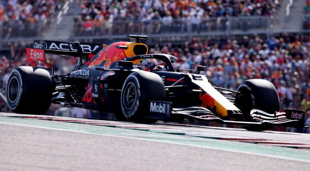 Max Verstappen won a tactical battle against Hamilton in Austin Max Verstappen won a tactical battle against Hamilton in Austin