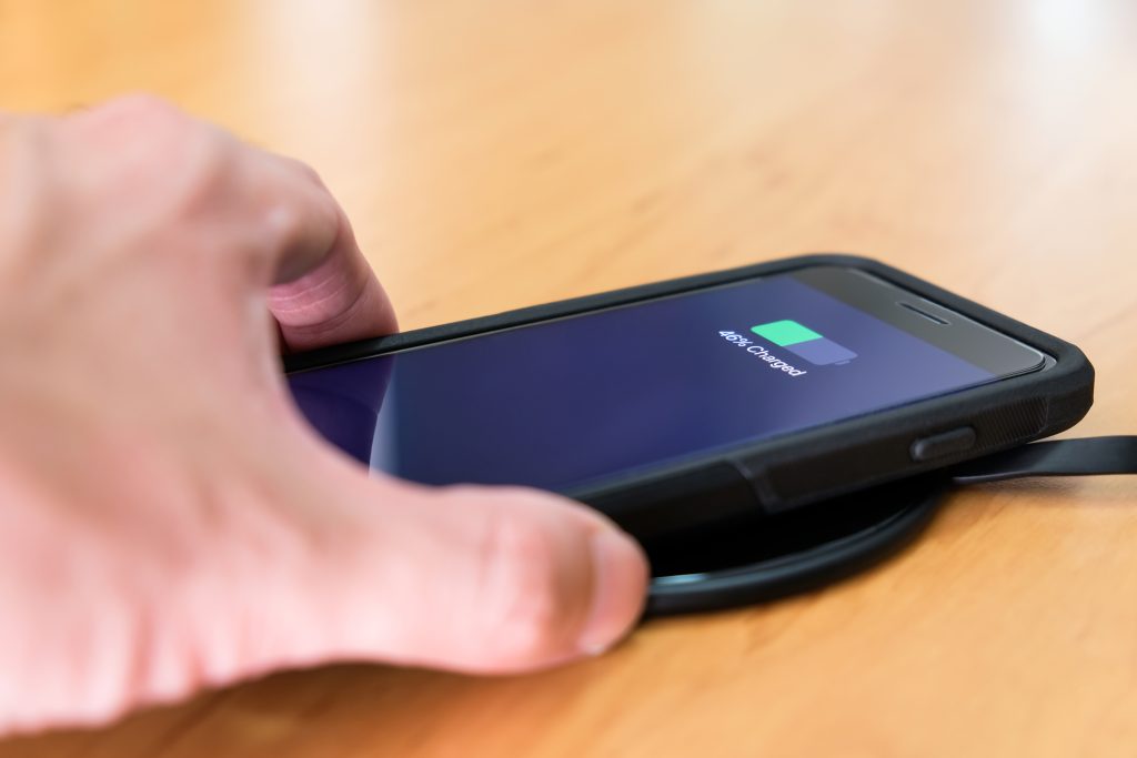 How to charge a cell phone without a charger How to charge a cell phone without a charger
