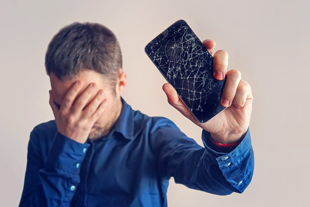 How to fix broken glass on a cell phone