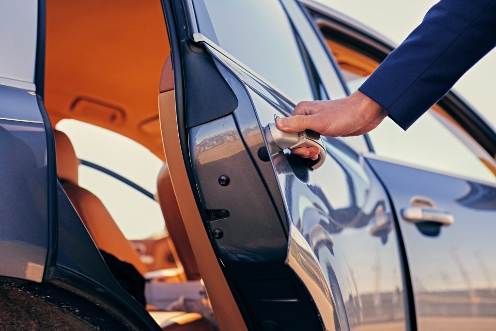 How to unlock a car without a key