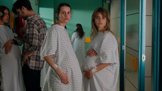 Madres parallelas / Parallel Mothers (2021)
