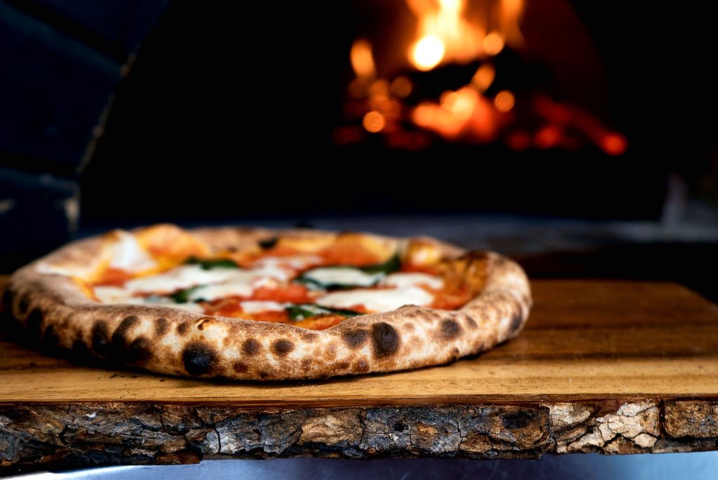 Quick pizza dough in 3 steps