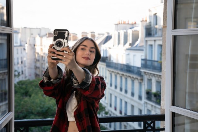 emily in paris Lily Collins as Emily Cooper Neflix