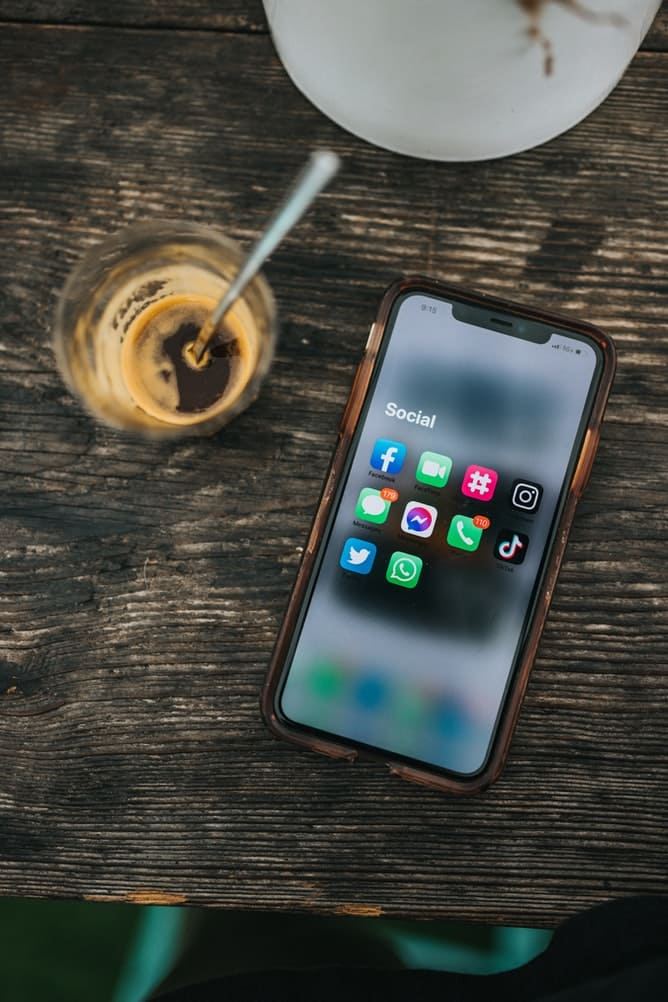 How to activate the Find My App Iphone 11 front view