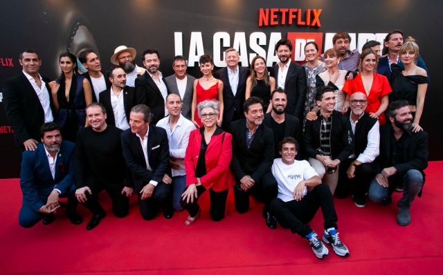 Money Heist La Casa de Papel cast group photo Netflix series