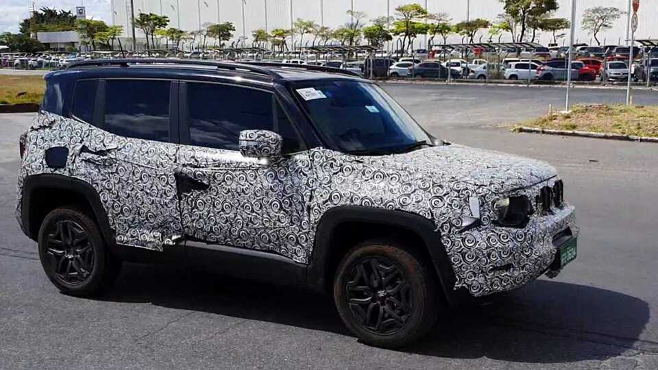 New 2023 Jeep Renegade front side spy shot